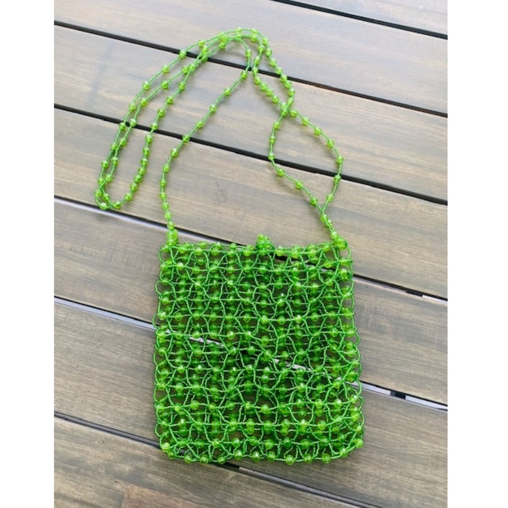 Bead crossbody clutch